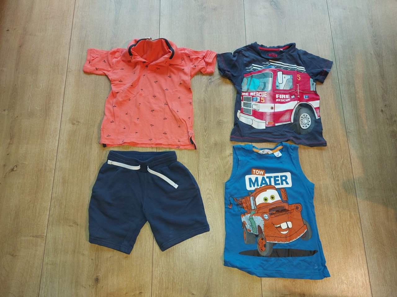 Groot kledingpakket jongen maat 98 / 104 slechts €12,50