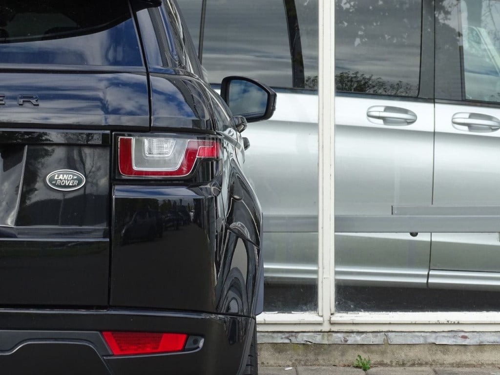 Land Rover Range Rover 2.0 td4 hse | 20" | pano | stoelverwarming | trekhaa