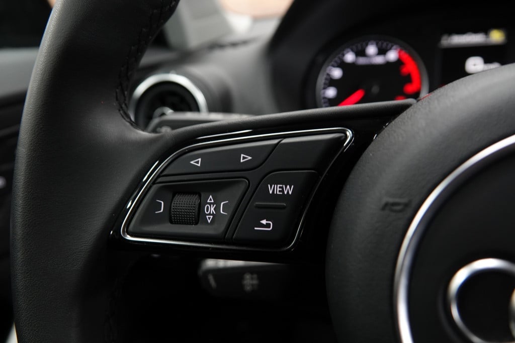 Audi Q2 1.5 tfsi | led | pdc | stoelverw. | airco |