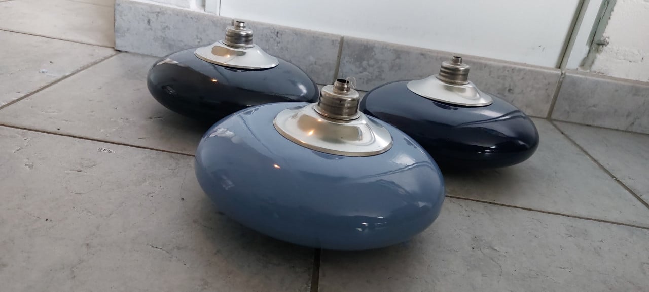 Tuin drie nieuwe blauwe drijfschalen voor lampolie