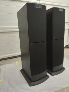 Kef  Q 30  Speakers