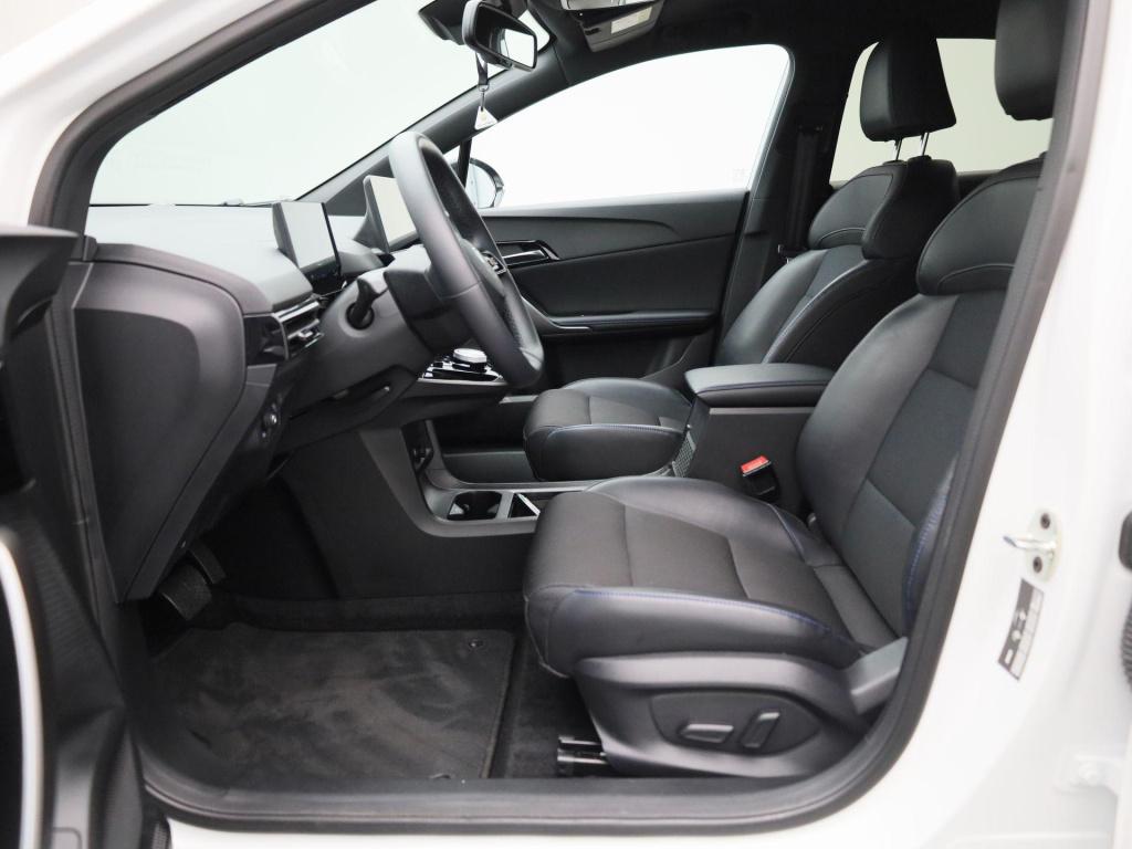 MG Mg4 64 kwh luxury | automaat | navigatie | climate control | apple carpl