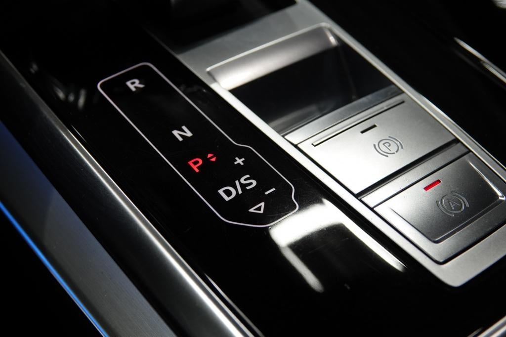 Audi Q8 55 tfsi quattro | rsq8 interieur | pano | acc | maxton |