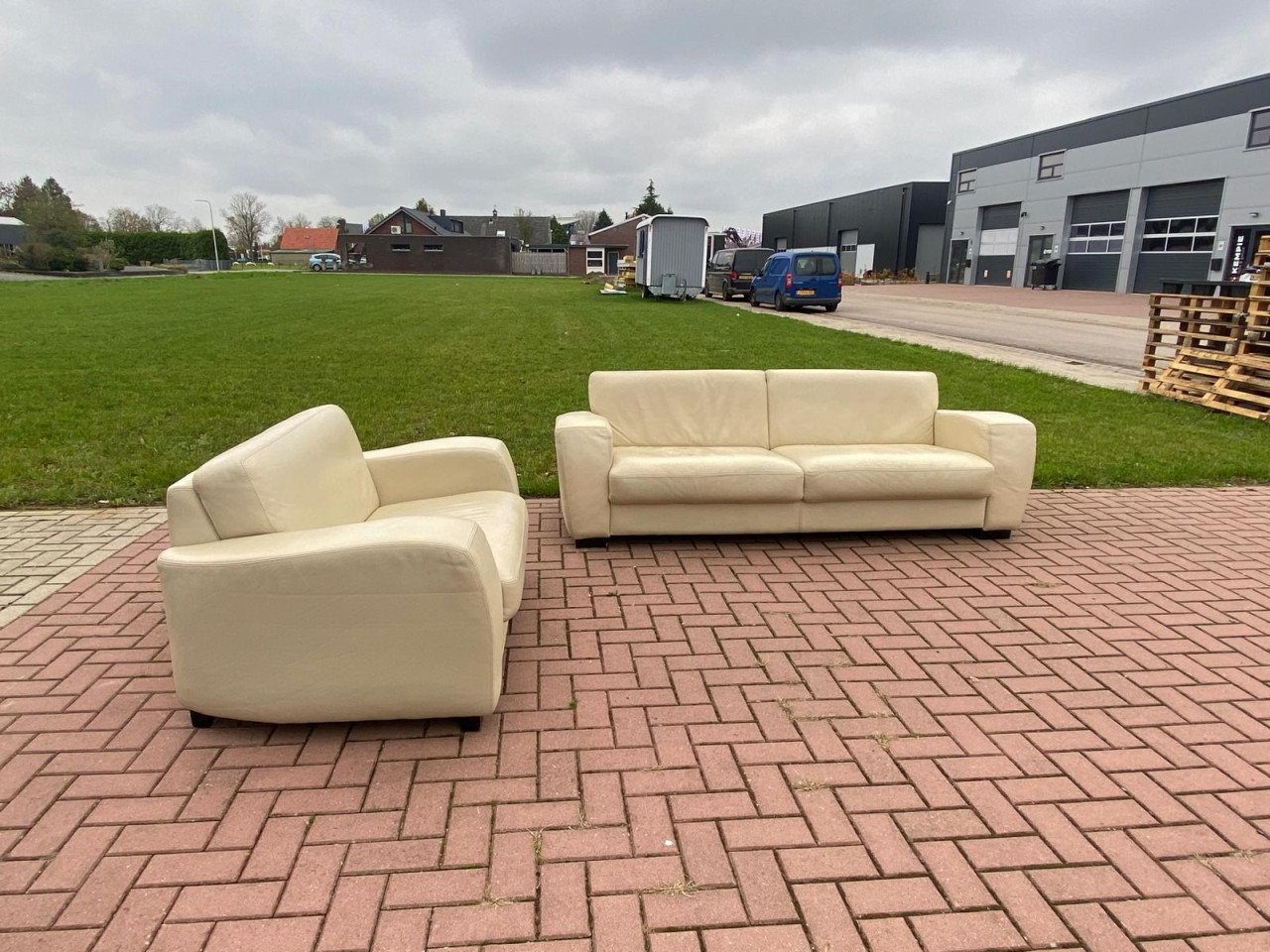 GRATIS LEVERING Mooie Echt Leer 3 + 1.5 -zits Bankstel
