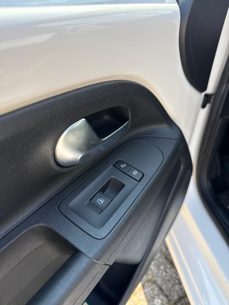 Volkswagen UP! 1.0 move up!