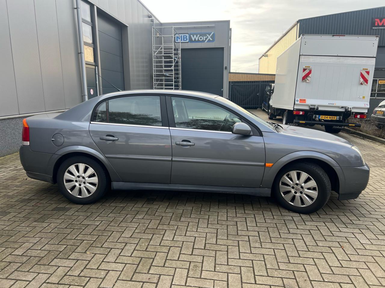 Opel Vectra 1.8-16V Elegance Vol Jaar Apk