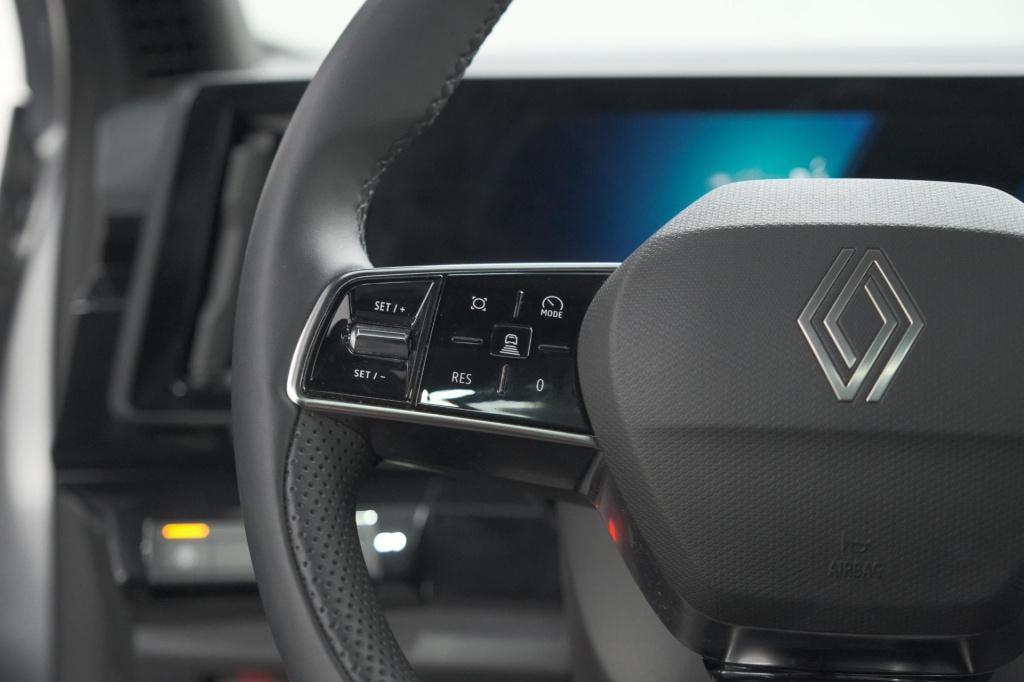 Renault Austral 1.2 e-tech full hybrid 200 techno | 360 camera | panoramada