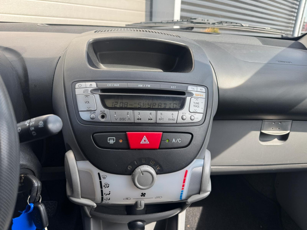 Peugeot 107 1.0-12v xs urban move/nap/apk/airco