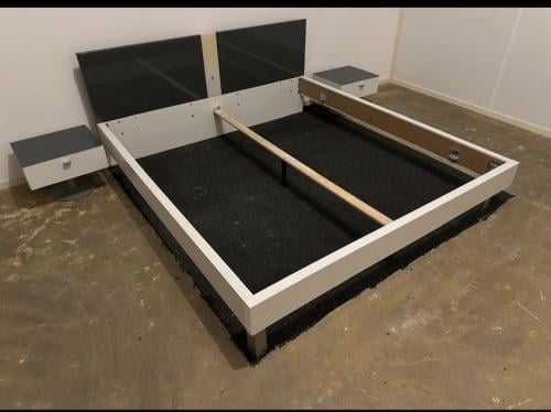 Ledikant inclusief nachtkastjes