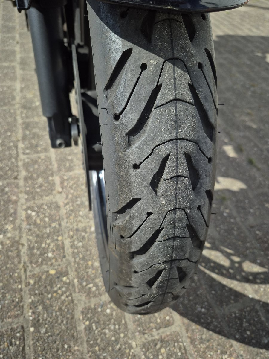 Suzuki VStrom DL650 abs uit 2011 met veel extra's