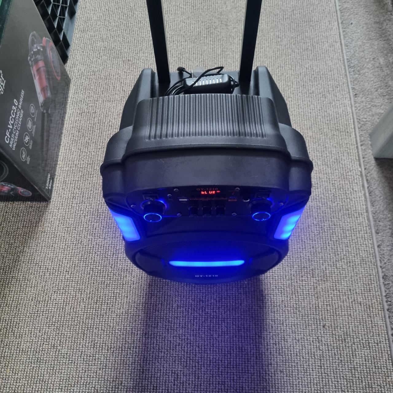 Speaker trolley model