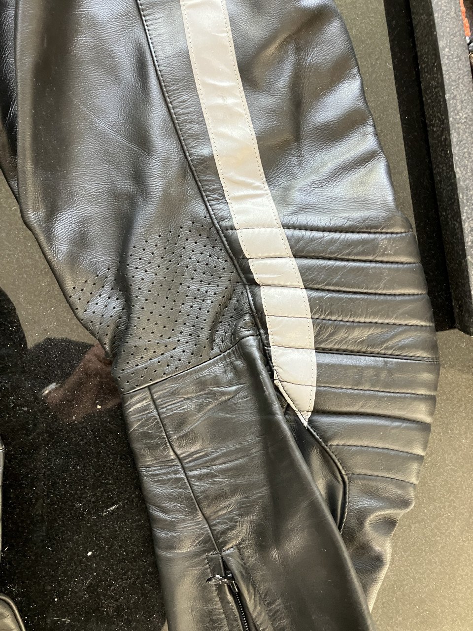 Top Skin Damen politie motorbroek leder maat 54 zomerversie! erg mooi