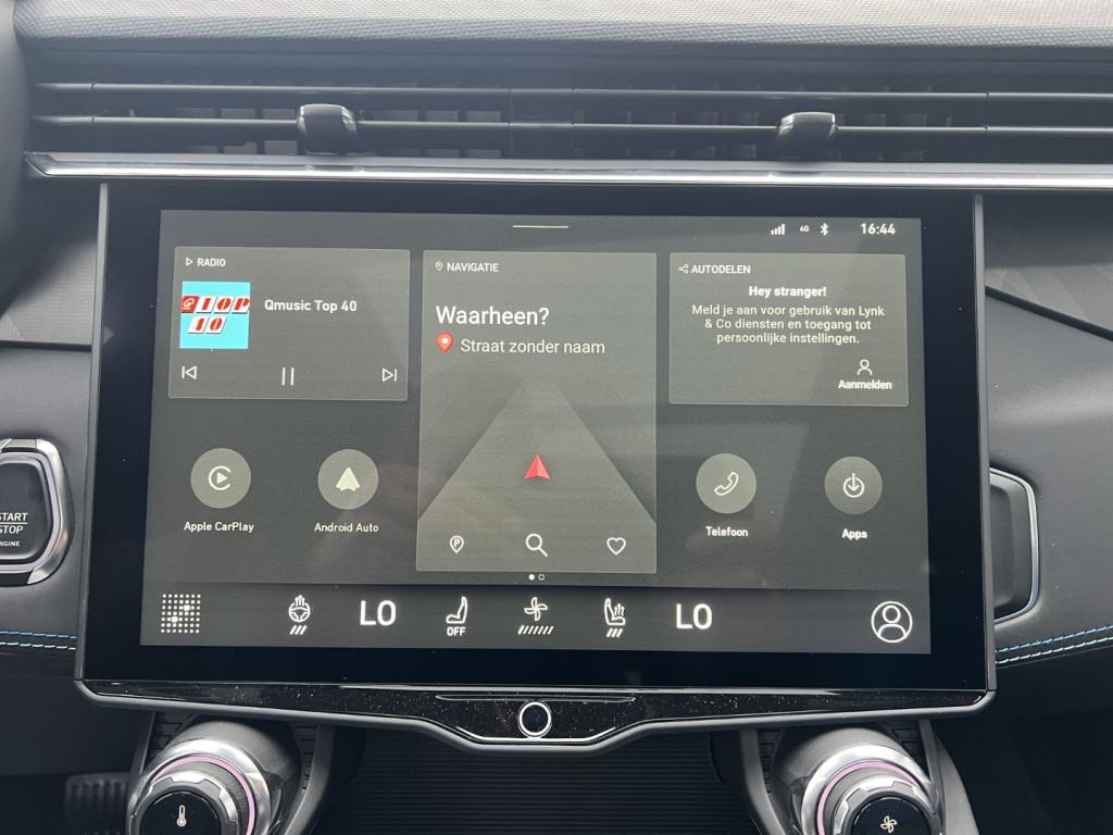 Lynk & Co 01 1.5 261pk plug in hybrid , black edition , pano dak,stuurverwa