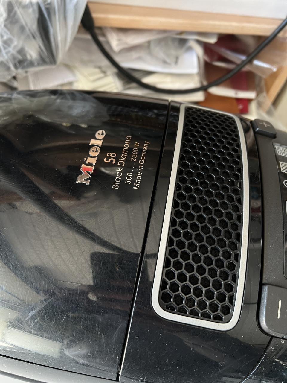 Miele S8 Black Diamond 2200W als nieuw compleet