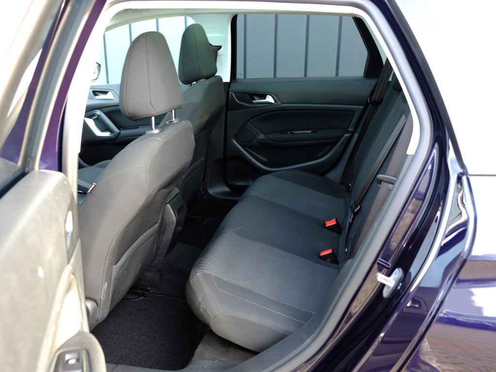 Peugeot 308 1.2 puretech 110pk blue lease | cruise control | airco | naviga
