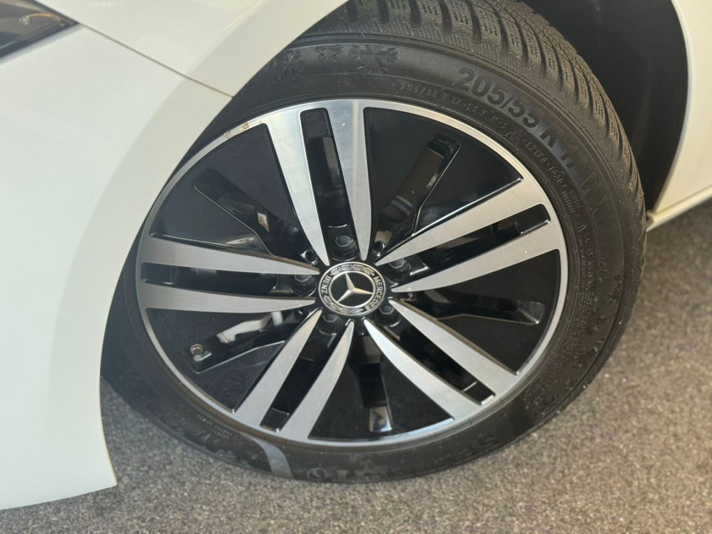 Mercedes-Benz A-Klasse 250 e business solution luxury limited