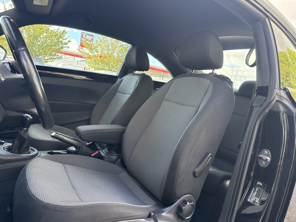Volkswagen New Beetle 1.2 tsi design | nl-auto | navi | airco | cruisec.
