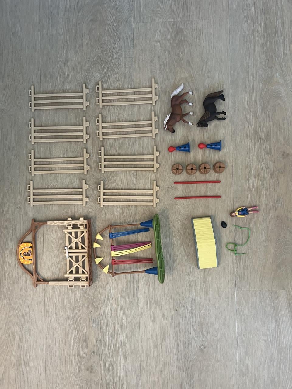 Schleich Farm World pony agility training