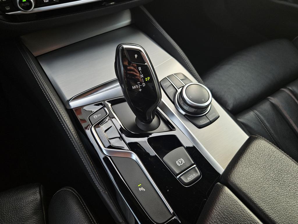 BMW 5 Serie m550i xdrive high executive | head-up | elek. trekhaak
