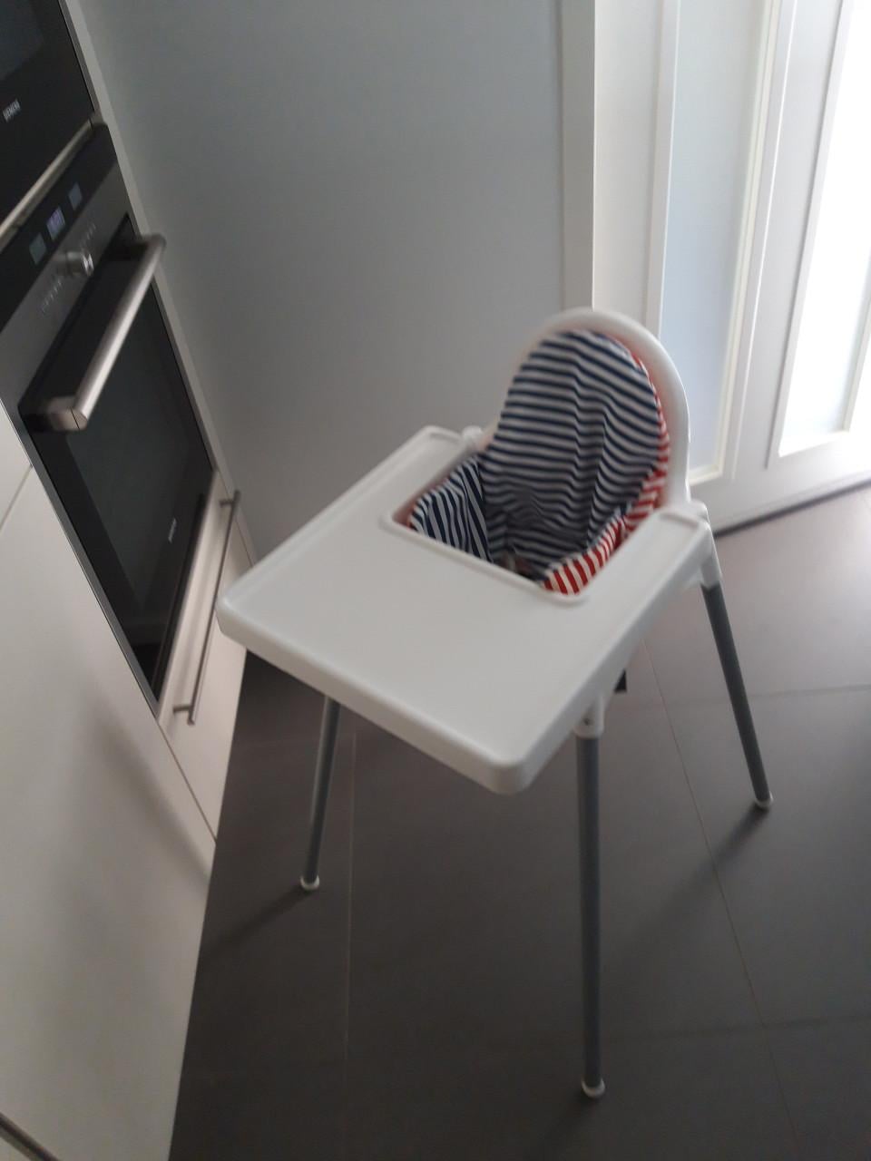 Ikea kinderstoel Antilop met eetblad en inzet