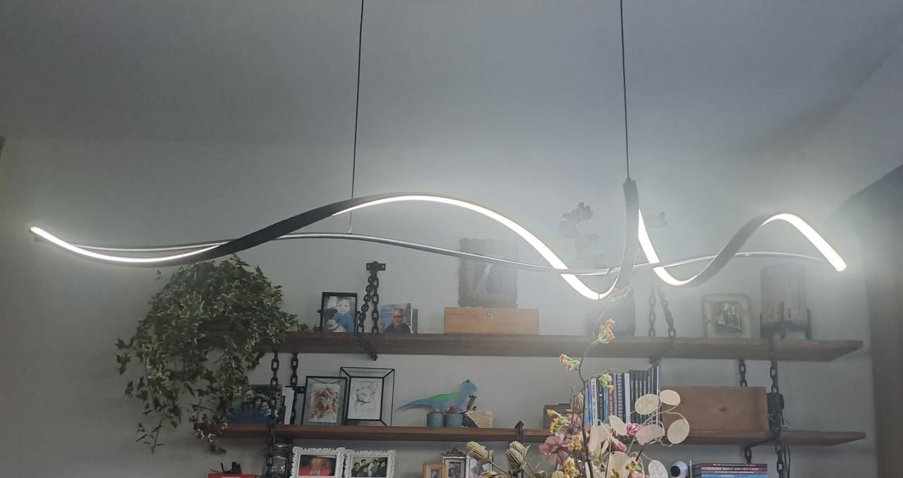 Moderne led lamp met krul