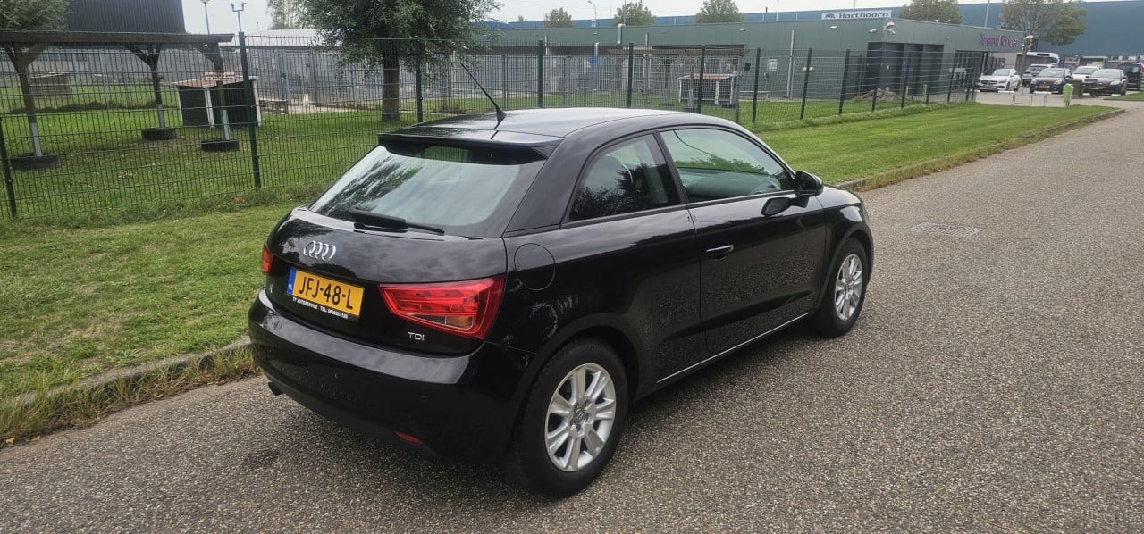 Audi A1  1.6 TDI Ambition Pro Line Verkeerd In Topstaat!!