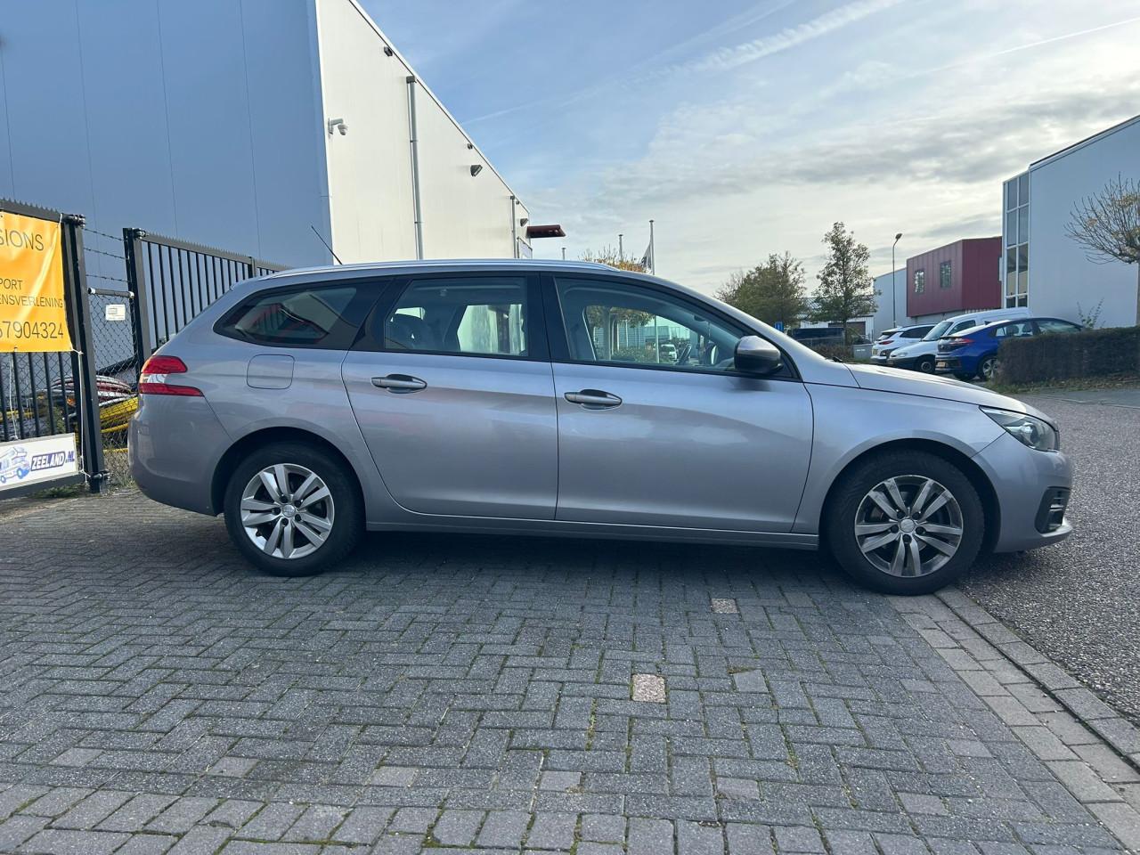 Peugeot 308 SW 1.2 PureTech Allure Automaat/Camera/Navi/Carplay//Pano