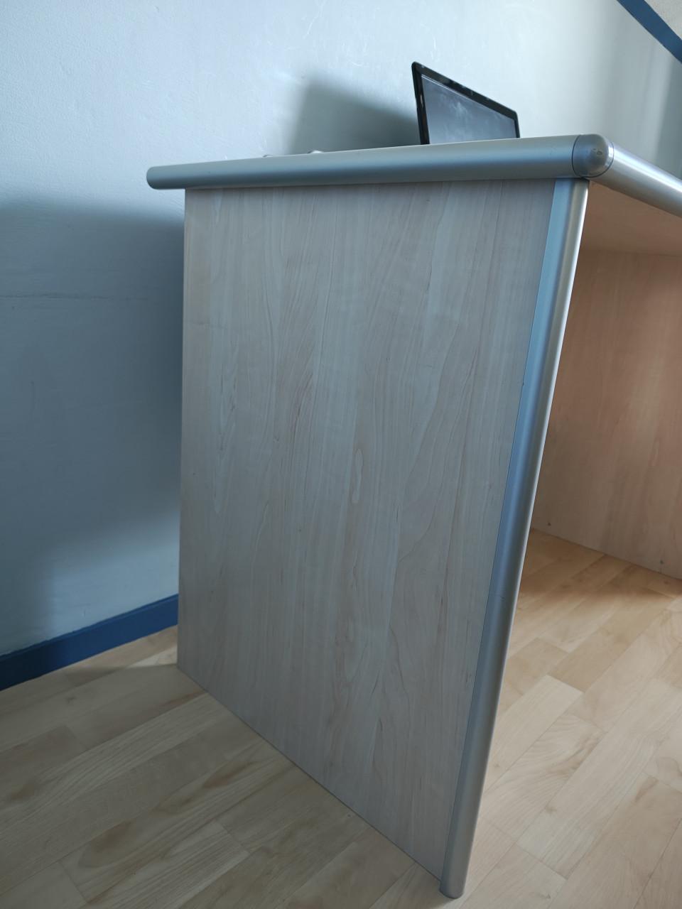 Bureau met verstelbare burostoel