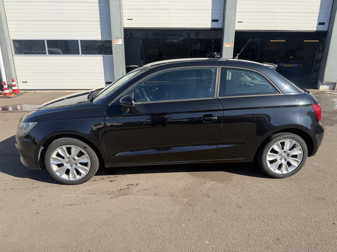 Audi A1 1.2 TFSI Pro Line Business Bouwjaar 2011 AIRCO NAP ! ! !