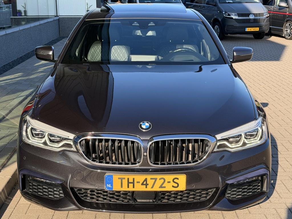 BMW 5 Serie 540i xdrive m-sport | harman kardon | acc |schuif/kanteldak | m
