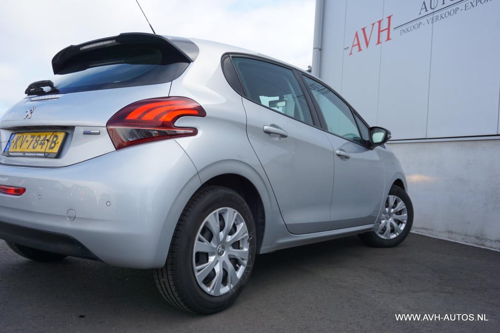 Peugeot 208 1.2 puretech blue lion
