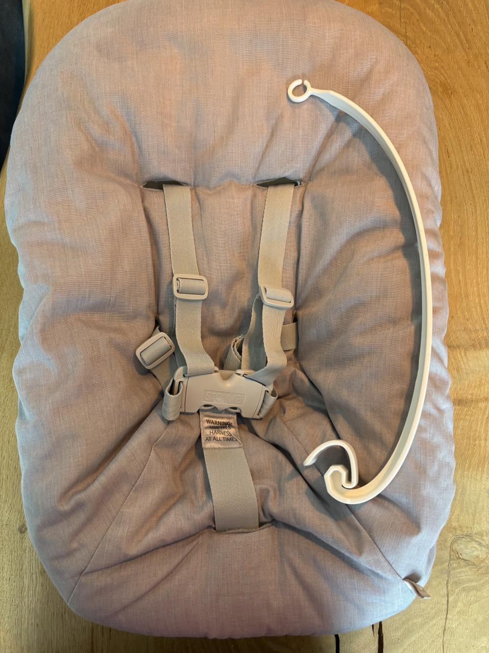 Stokke Tripp Trapp newbornset Grey met speelgoedhaak