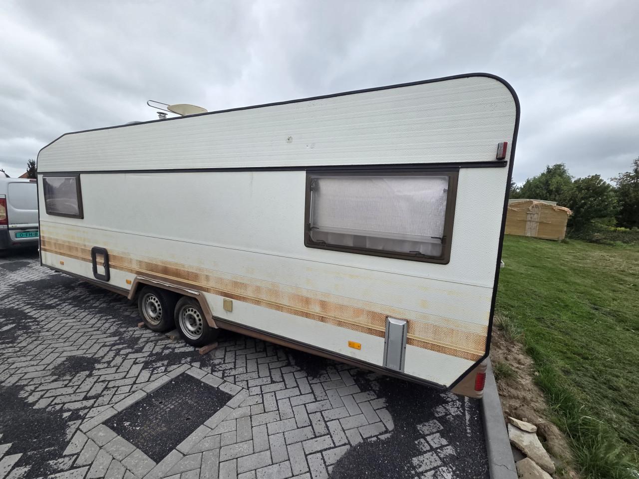 Knaus azur 620 met voortent