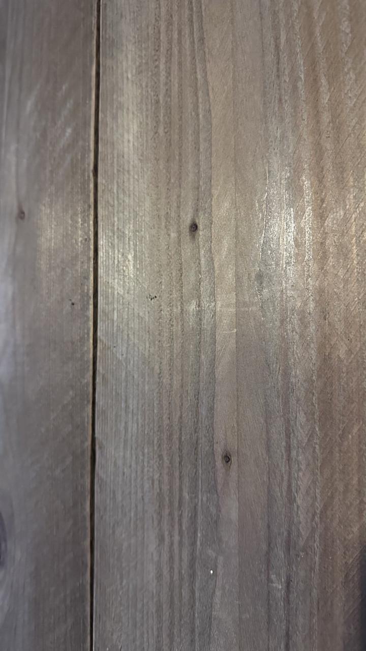 Steigerhouten roldeur met railsysteem