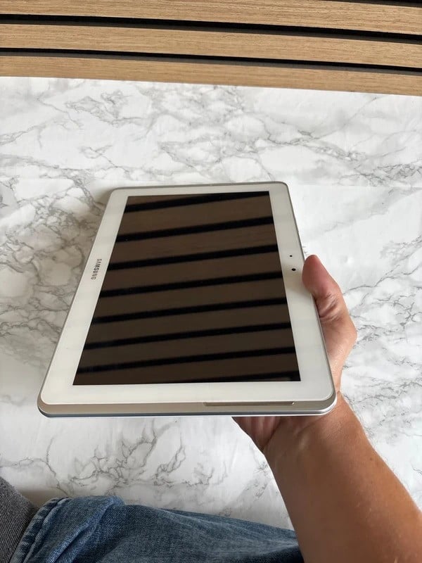 Samsung Galaxy Tab 2 10.1 📱 Wit – Inclusief hoes & kabel