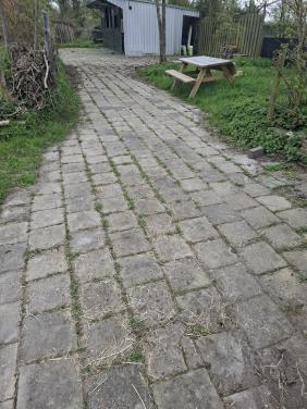 Stenen gratis af te halen in Kloetinge