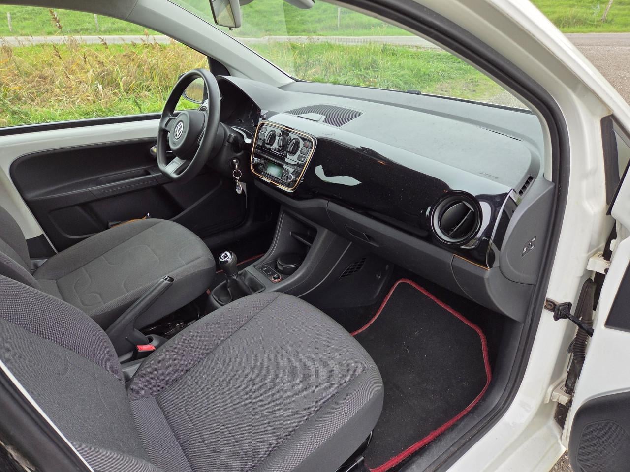 Volkswagen Up!1.0 | 2014 | 67.983 km | Airco | BTW-auto
