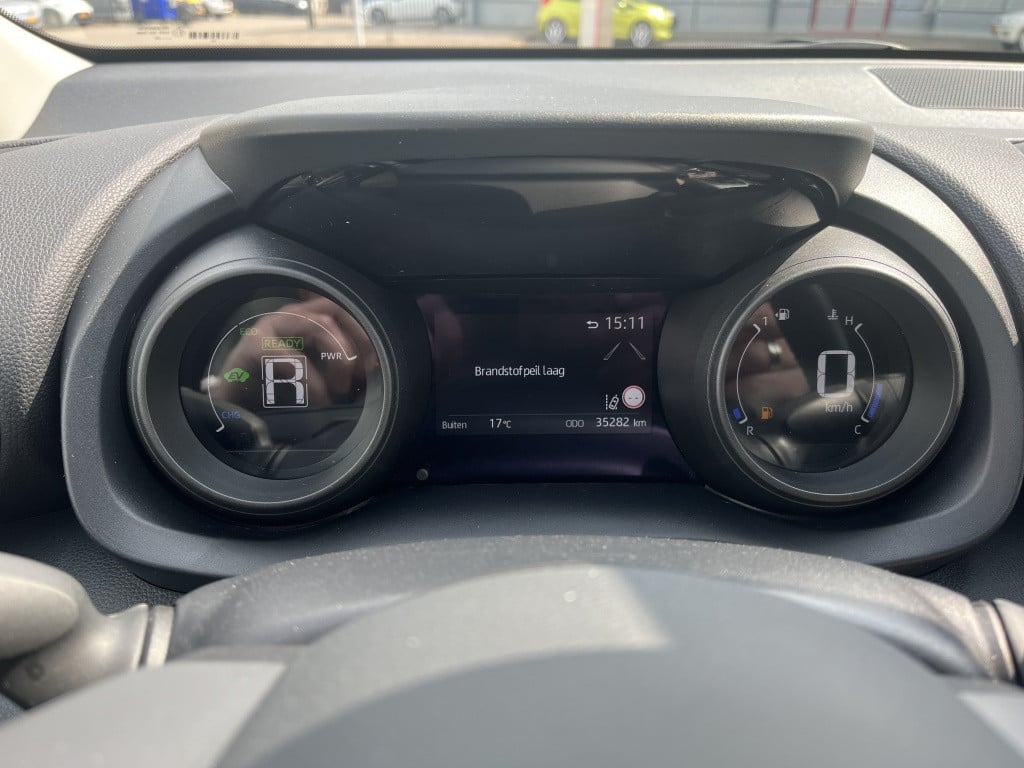 Toyota Yaris 1.5 hybrid dynamic | navi | camera |