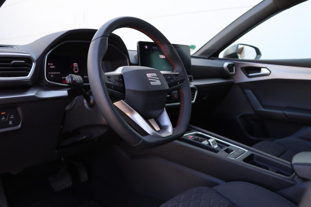 Seat Leon 1.4 tsi ehybrid phev fr business intense 204pk