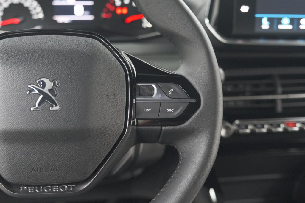 Peugeot 2008 puretech 130 active | camera | apple carplay | parkeersensoren