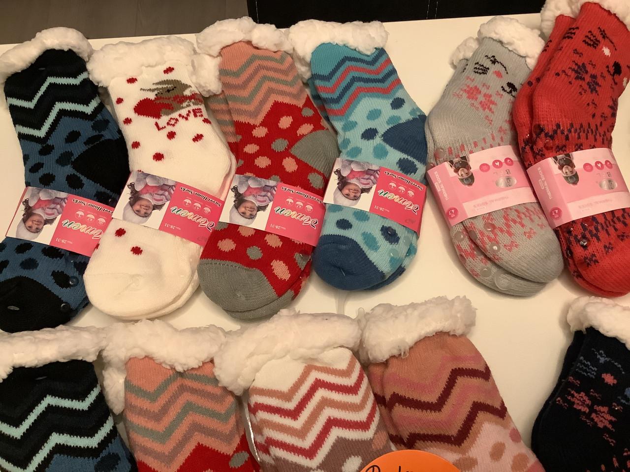 Partij leuke kinder fluffy sokken met antislip ( partij 258)