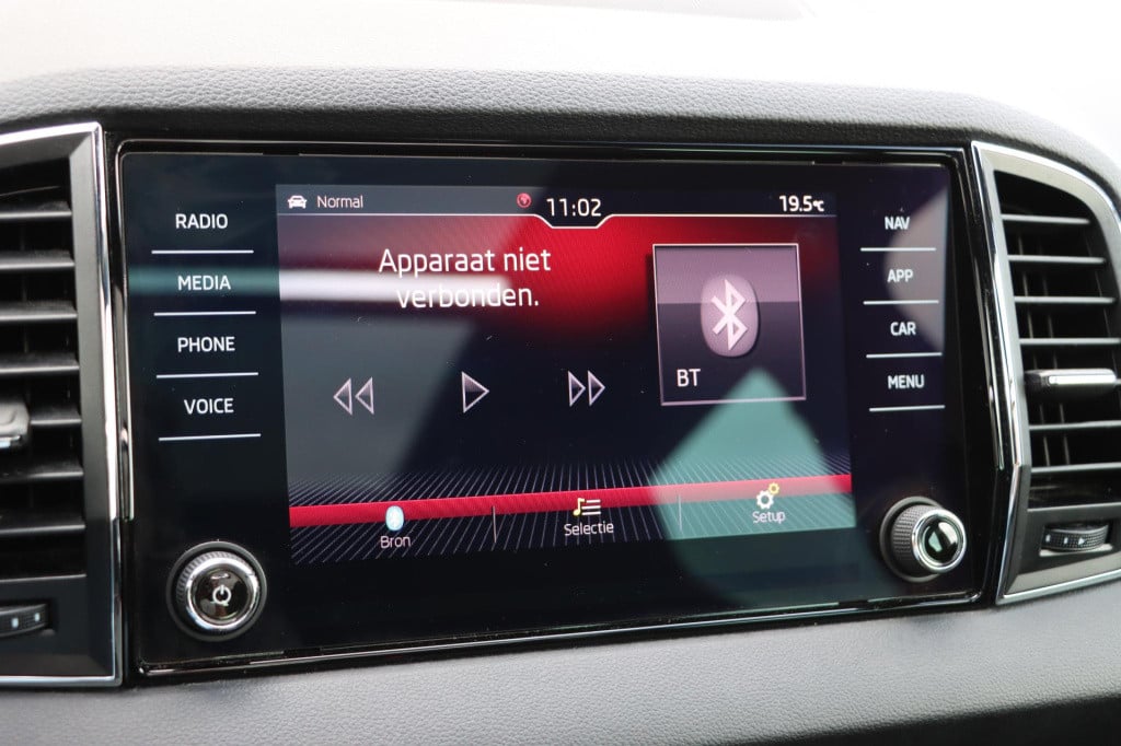 Skoda Karoq 1.5 tsi sportline business 150pk dsg7