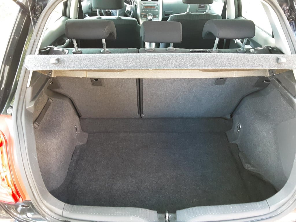 Toyota Auris 1.6-16v sol