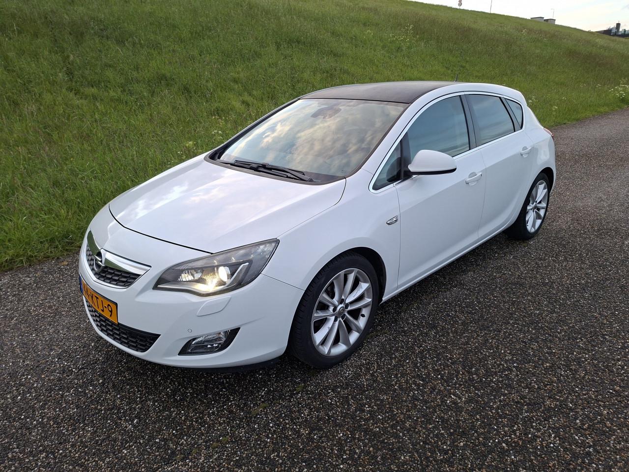 Opel astra 1.6 cosmo