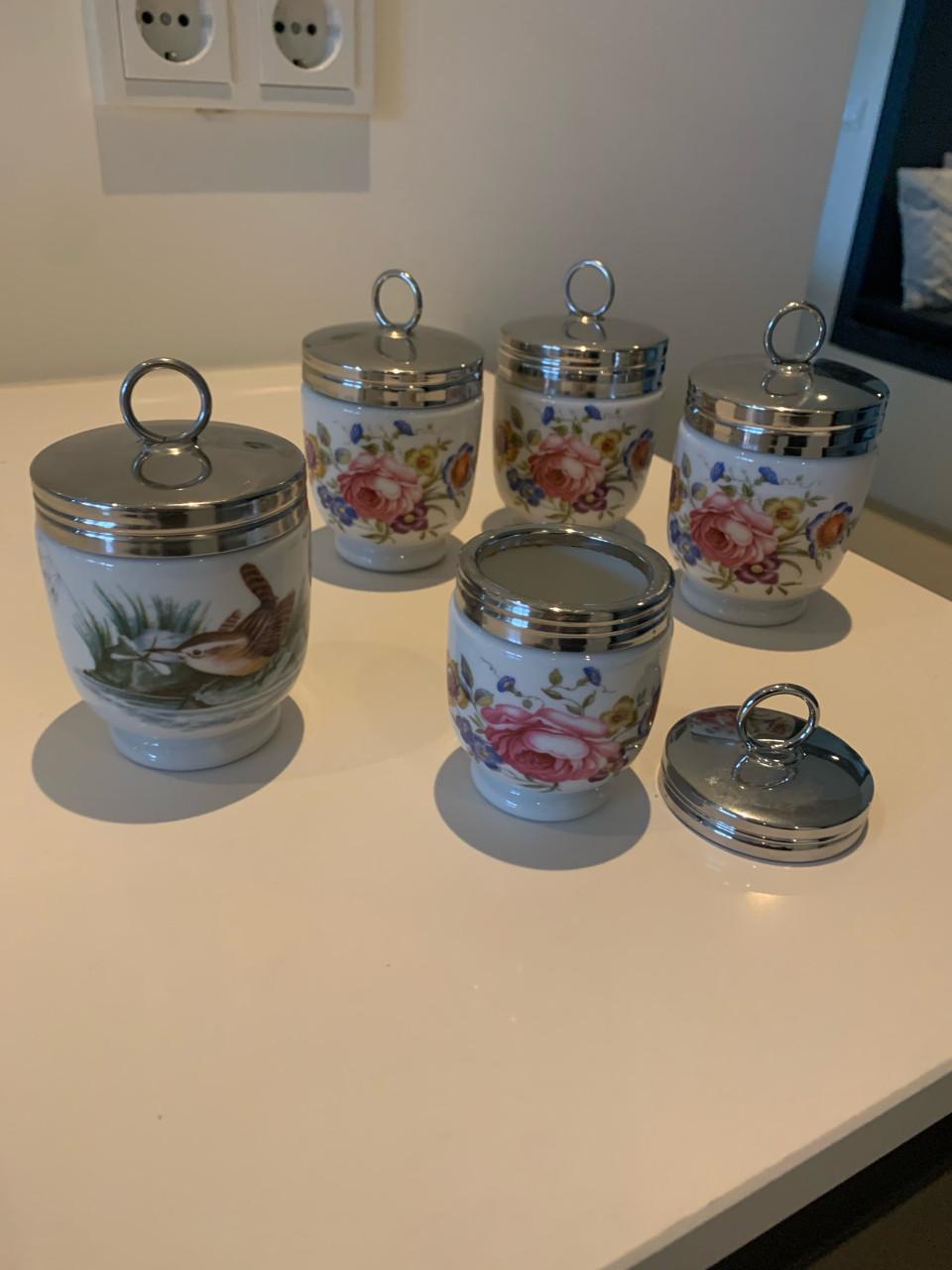 4 egg coddlers porselein