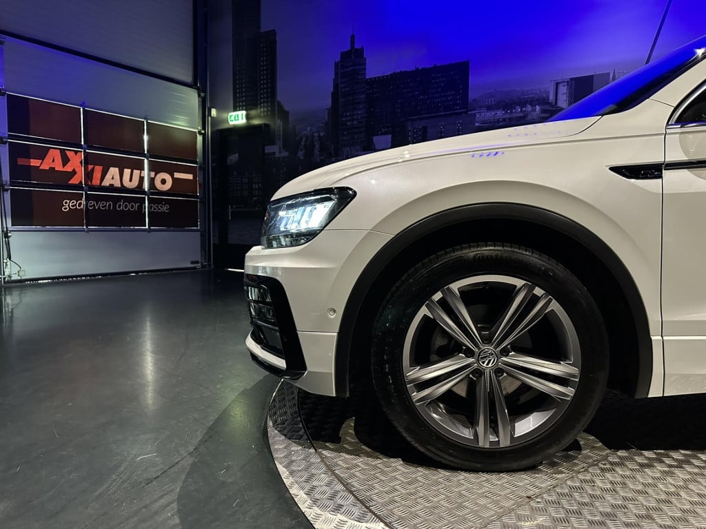 Volkswagen Tiguan 1.5 tsi act highline business r-line *topcomfortstoelen*p
