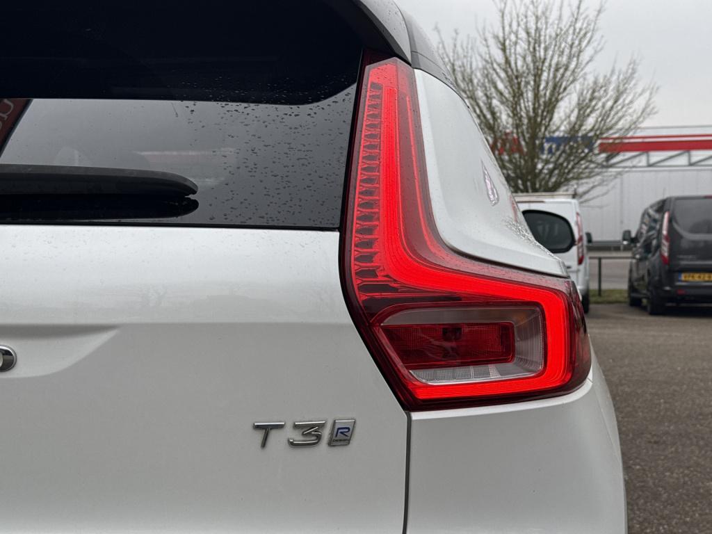 Volvo XC40 1.5 t3 r-design | nl-auto | btw | pano | parel lak | stoelverw.