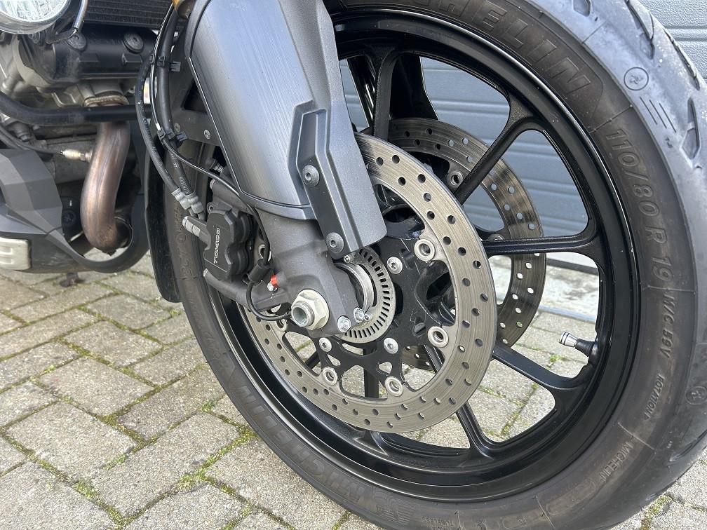 Compleet aangeklede Suzuki DL1000 uit 2014 met 36dkm, rijklaar €6995,-