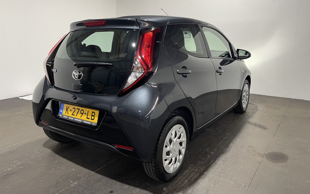 Toyota Aygo 1.0 vvt-i x-play