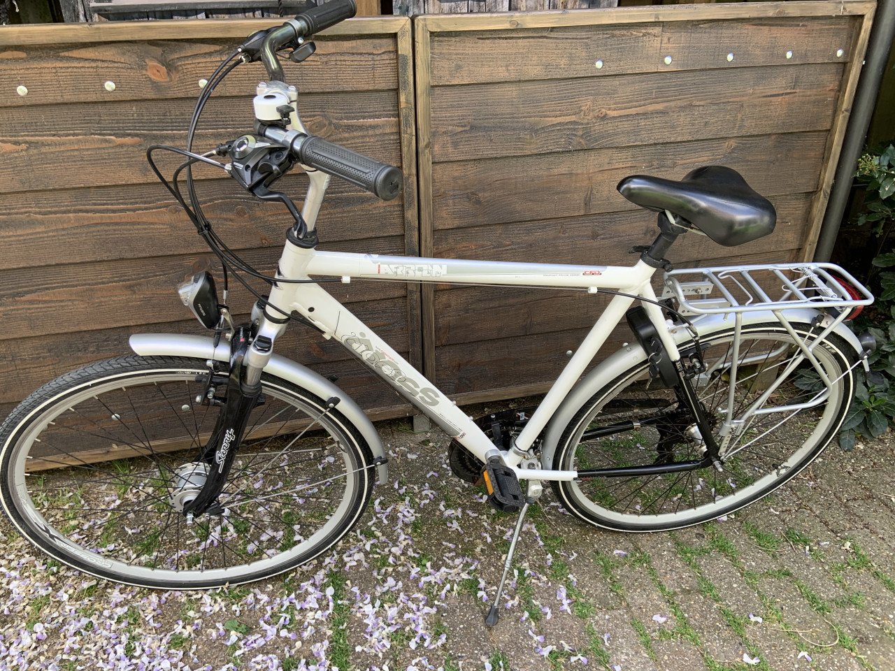 Herenfiets Cross Arow 21 versn. Velgrm. Veel vernieuwd zeer goed.